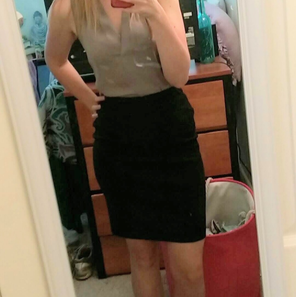 Ellen Tracy Black Pencil Skirt